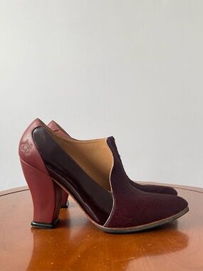 John Fluevog Kendra Burgundy Pointed Toe Leather heels | US 7